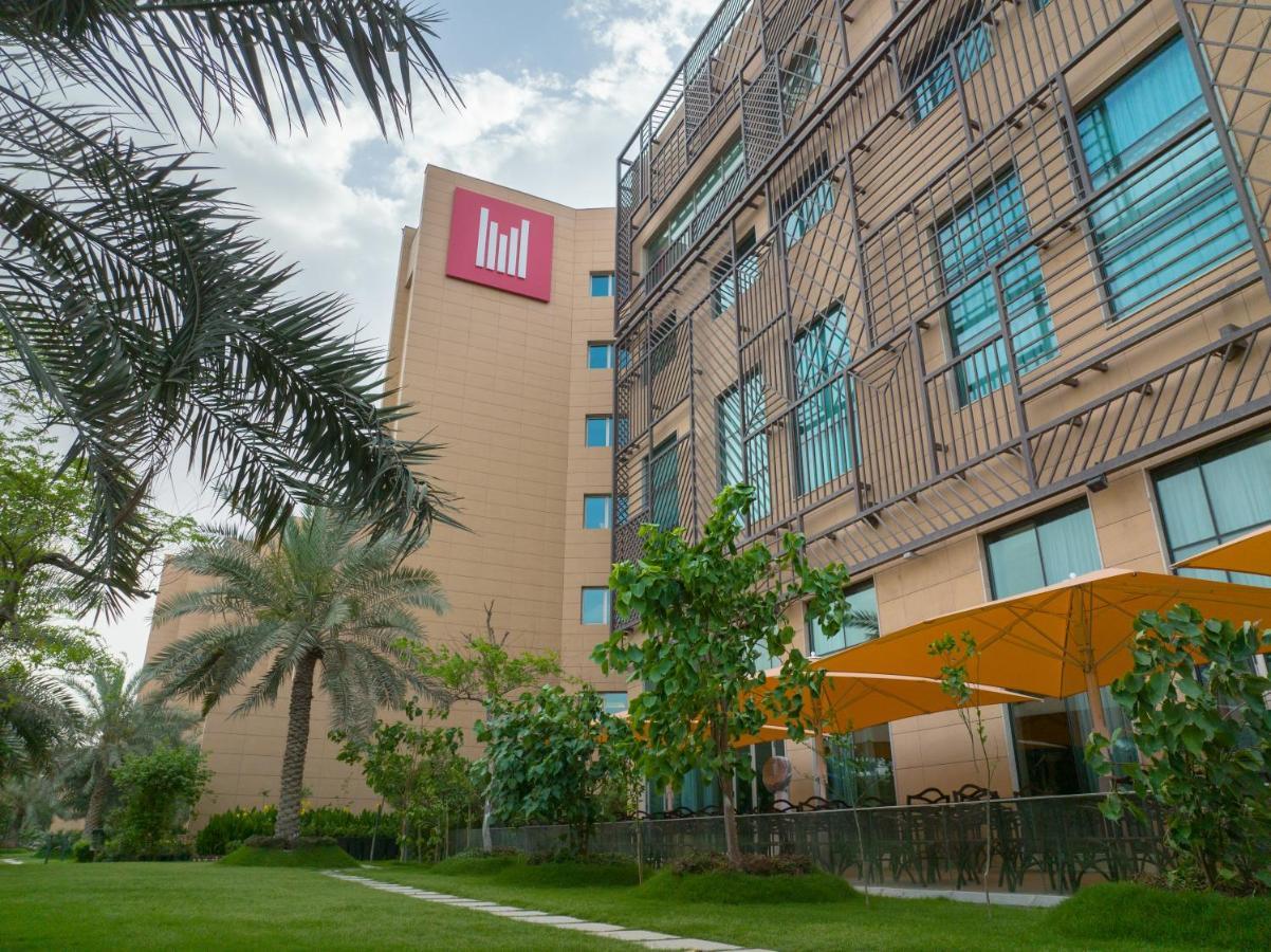 Grand Millennium Al Seef Basra Exterior foto