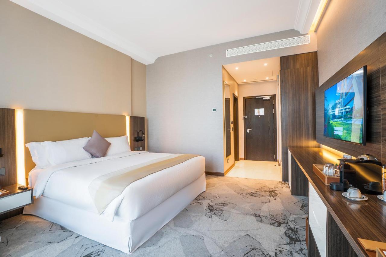 Grand Millennium Al Seef Basra Exterior foto